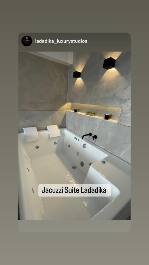 Jacuzzi Suite Ladadika Thessaloniki Exterior photo