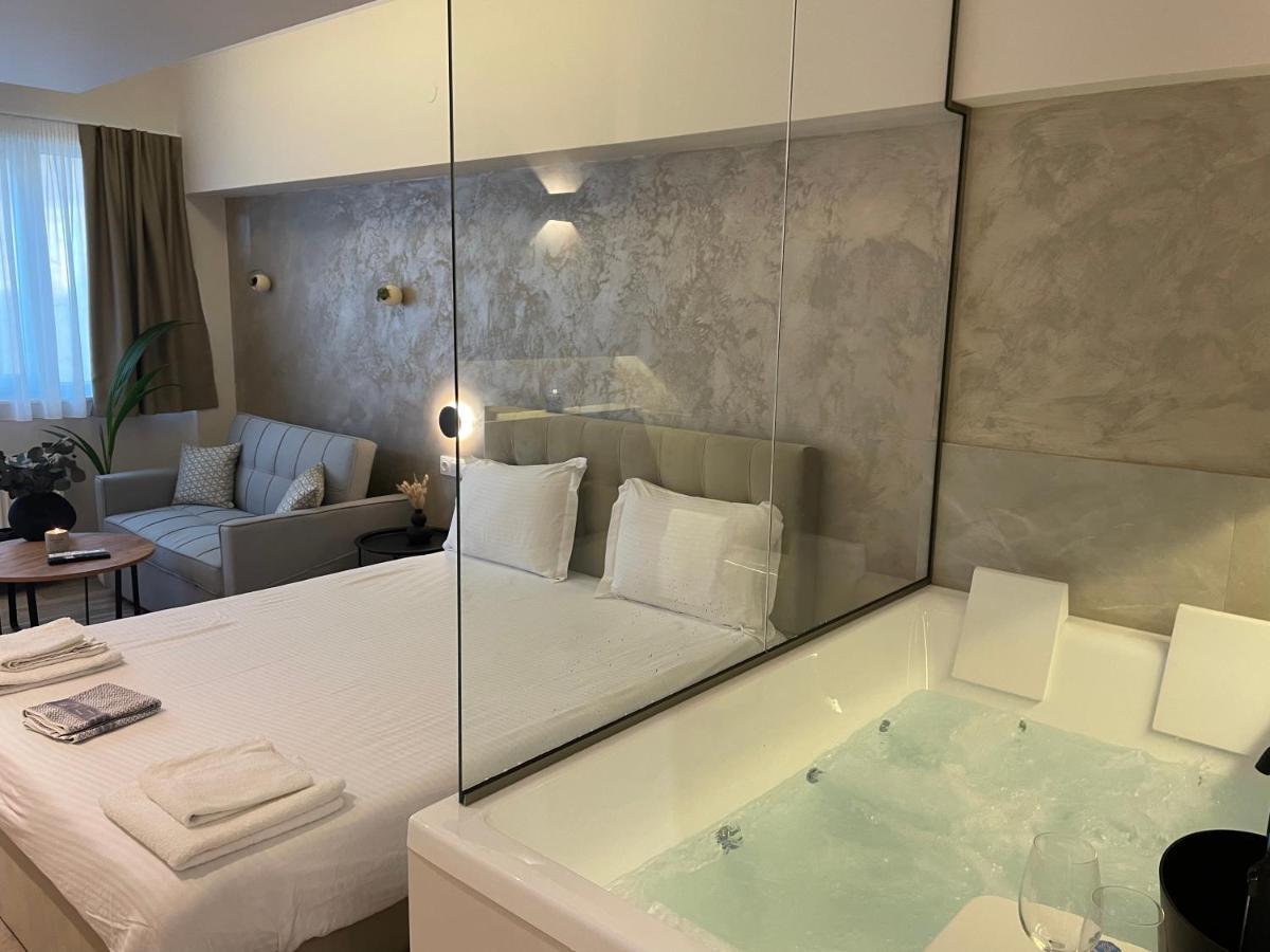 Jacuzzi Suite Ladadika Thessaloniki Exterior photo